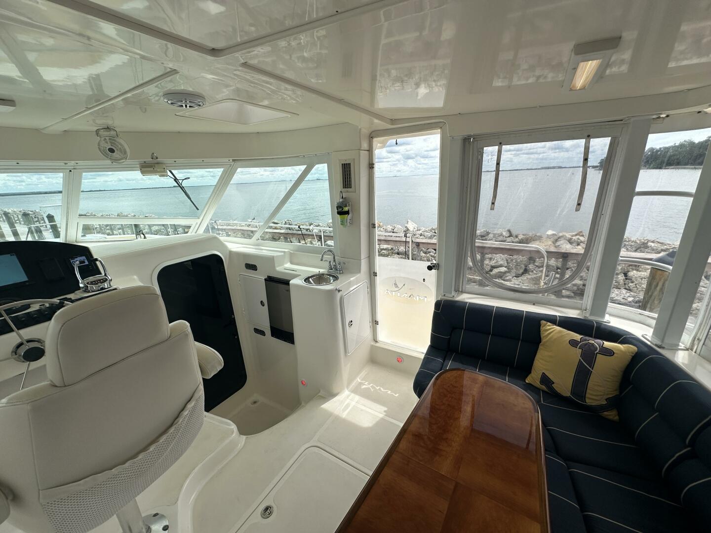 2007 Manta 44 Power Cat 'Lah De Dah' - Pilothouse
