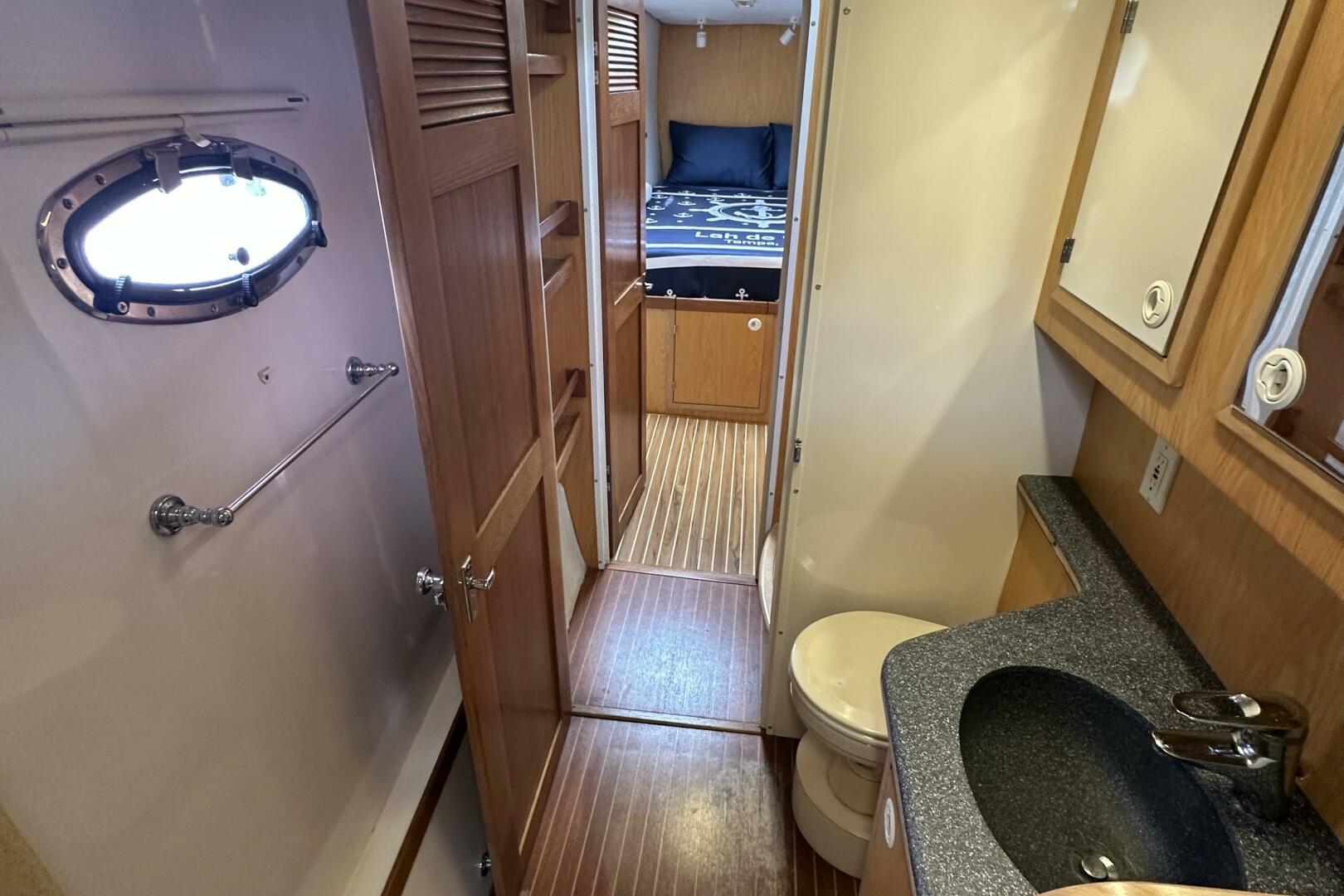 2007 Manta 44 Power Cat 'Lah De Dah' - Head