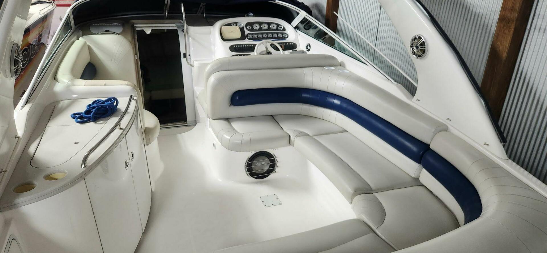 32ft Powerquest Yacht For Sale