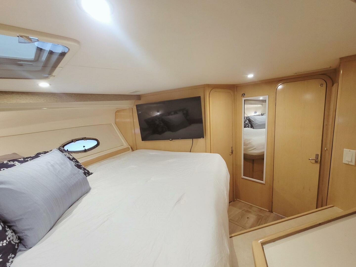 Satellite Office 35ft Carver Yacht For Sale
