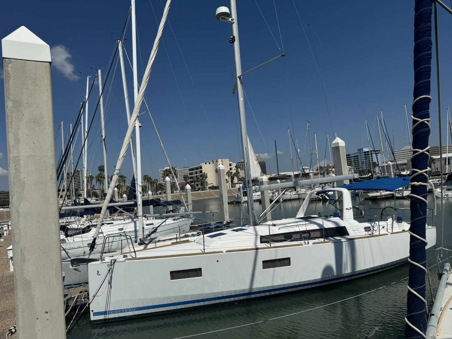 Beneteau Oceanis 38 Weekender