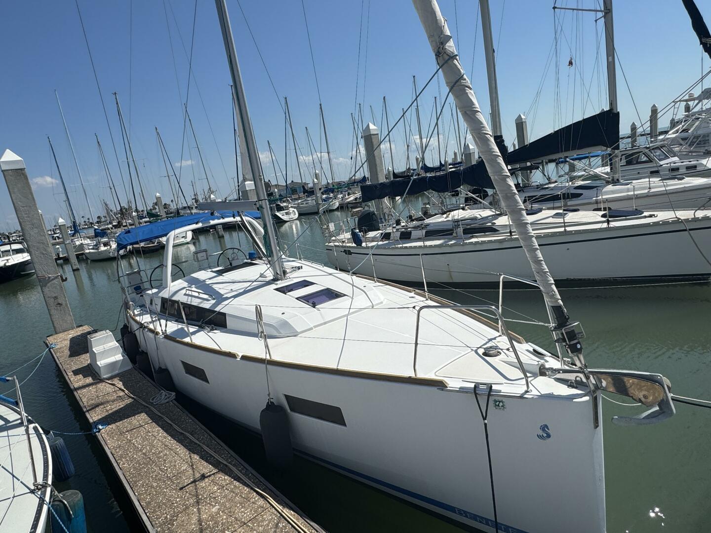 Beneteau Oceanis 38 Weekender