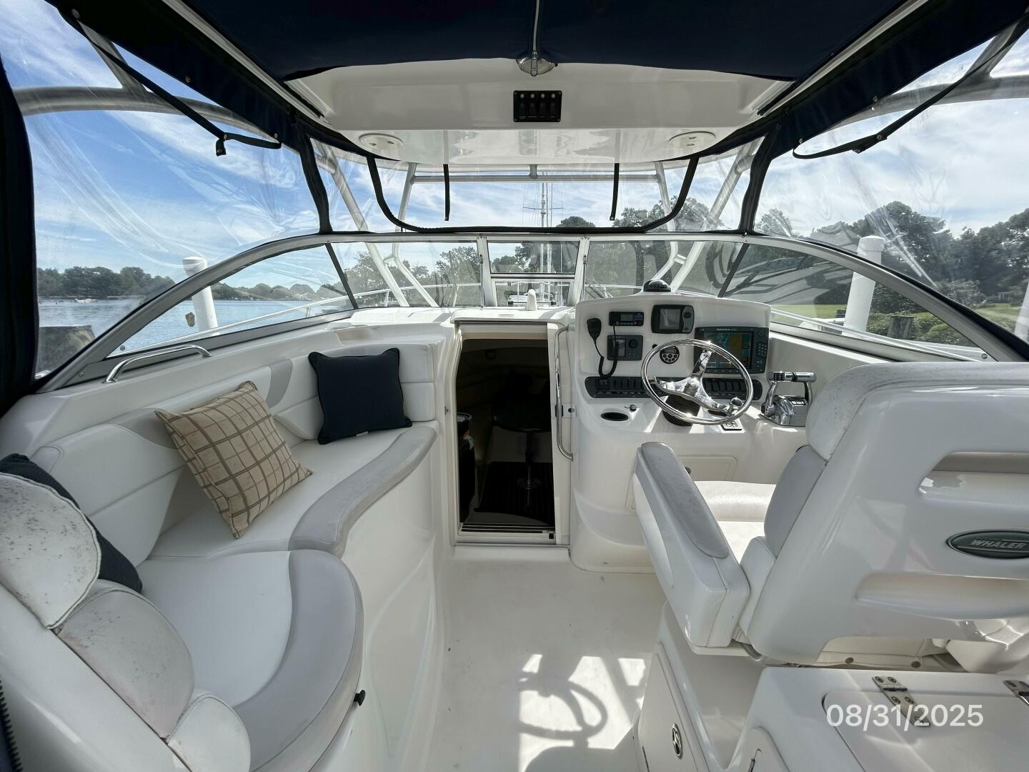 C Cab 31ft Boston Whaler Yacht For Sale