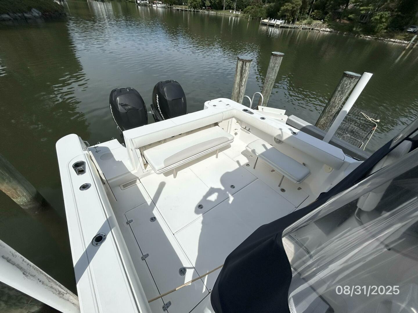 C Cab 31ft Boston Whaler Yacht For Sale