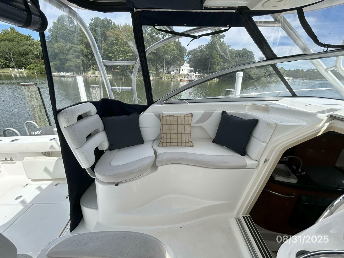C Cab 31ft Boston Whaler Yacht For Sale