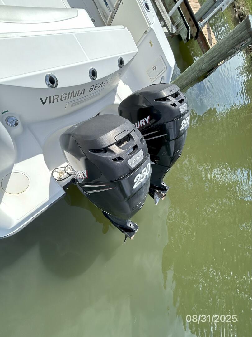 C Cab 31ft Boston Whaler Yacht For Sale