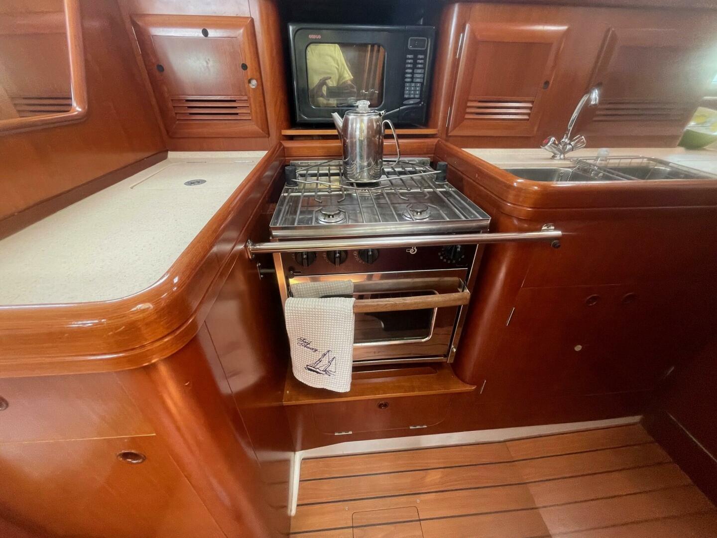 At Last 43ft Beneteau Yacht For Sale