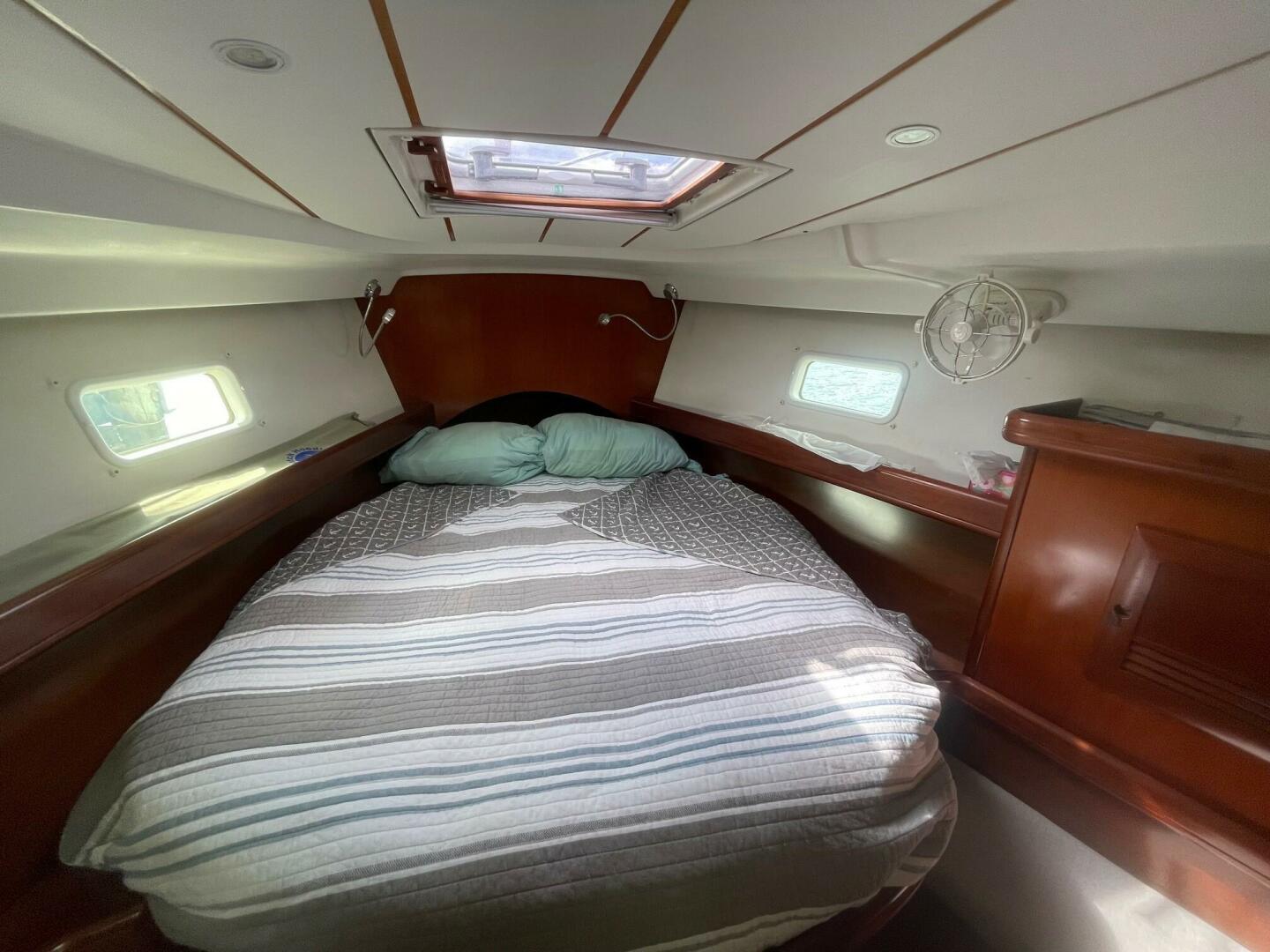 At Last 43ft Beneteau Yacht For Sale