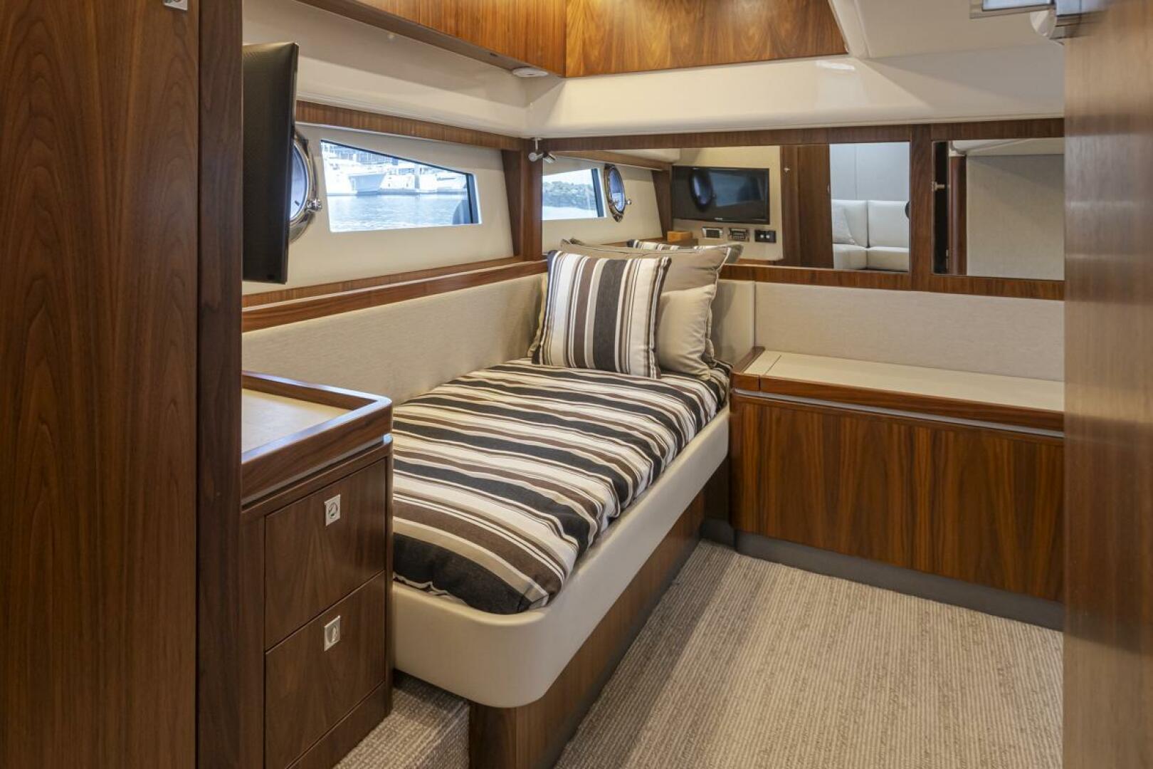 Lucky Dog 50ft Riviera Yacht For Sale