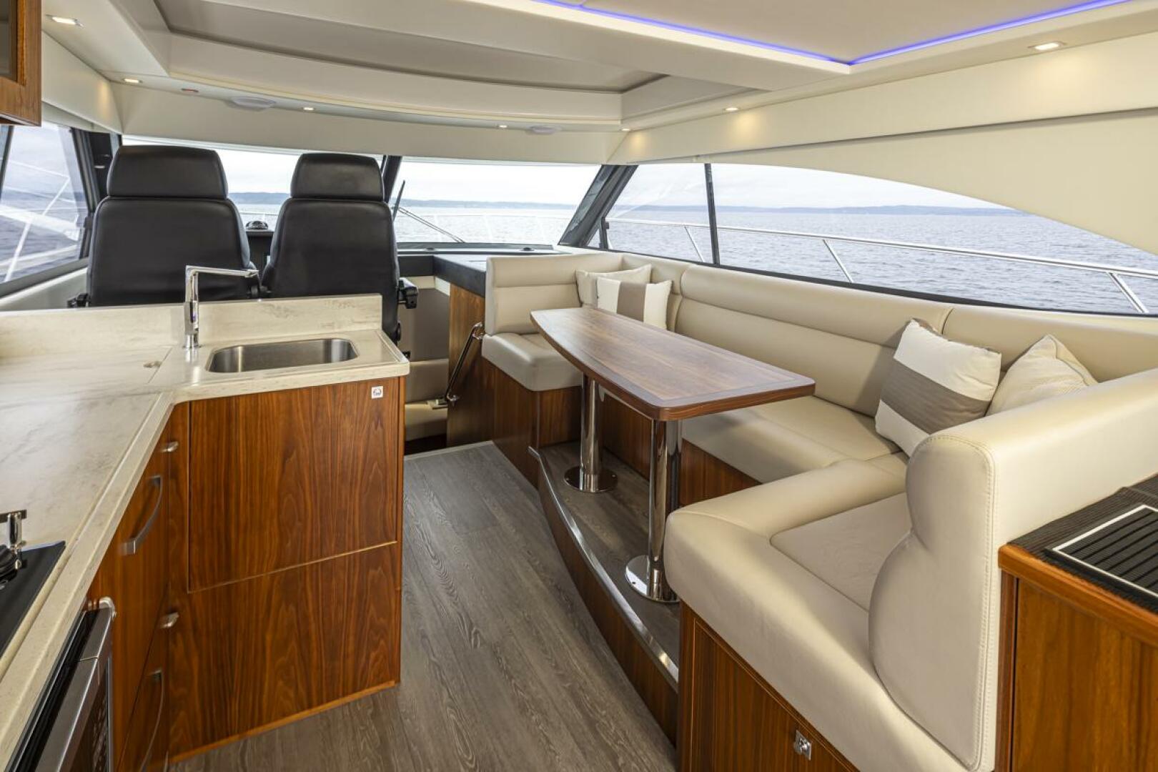 Lucky Dog 50ft Riviera Yacht For Sale