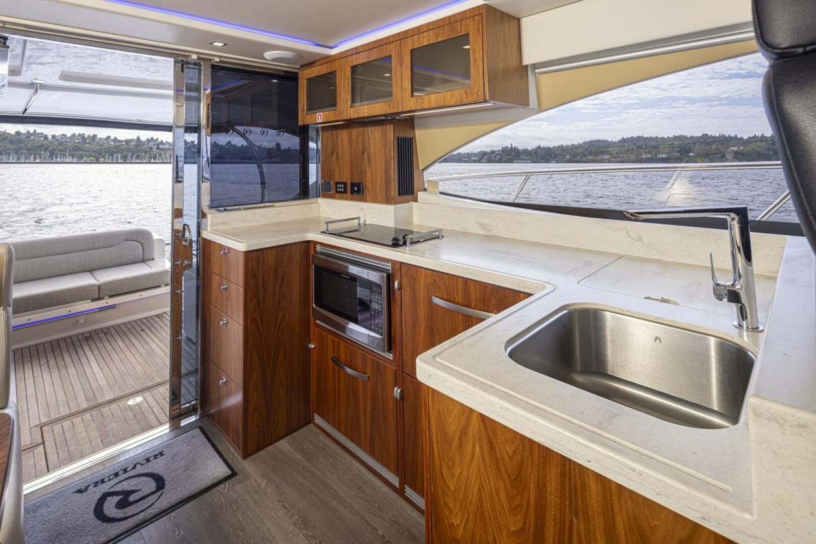 Lucky Dog 50ft Riviera Yacht For Sale