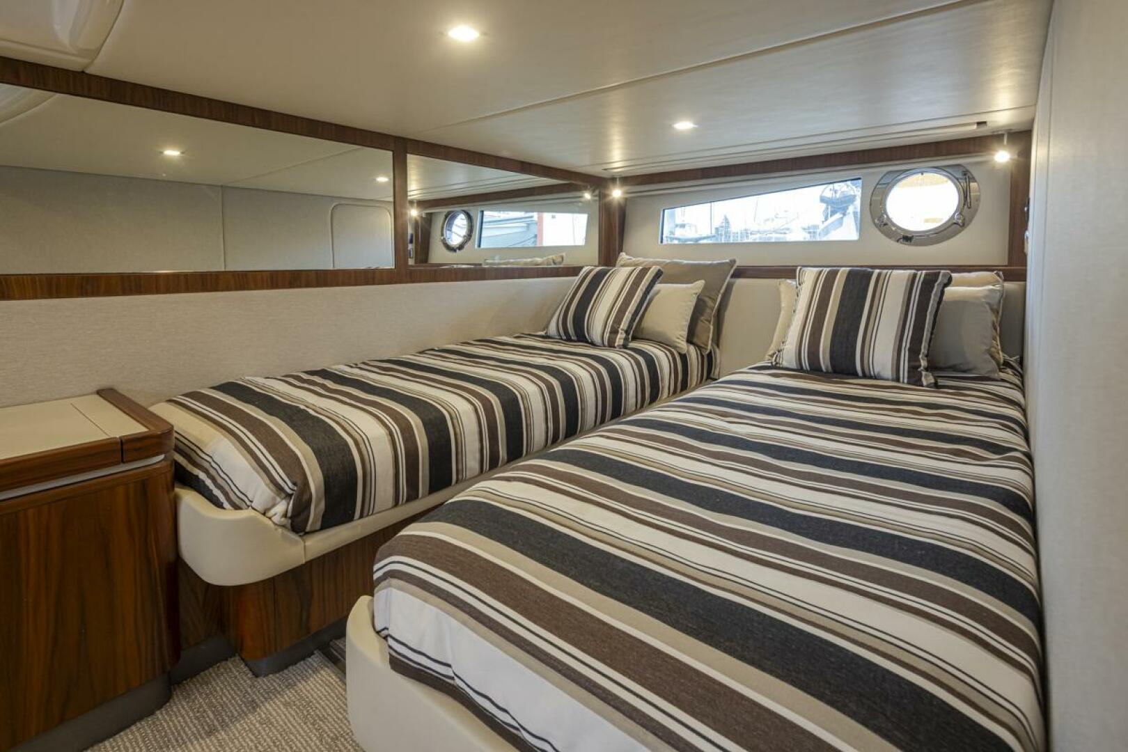Lucky Dog 50ft Riviera Yacht For Sale