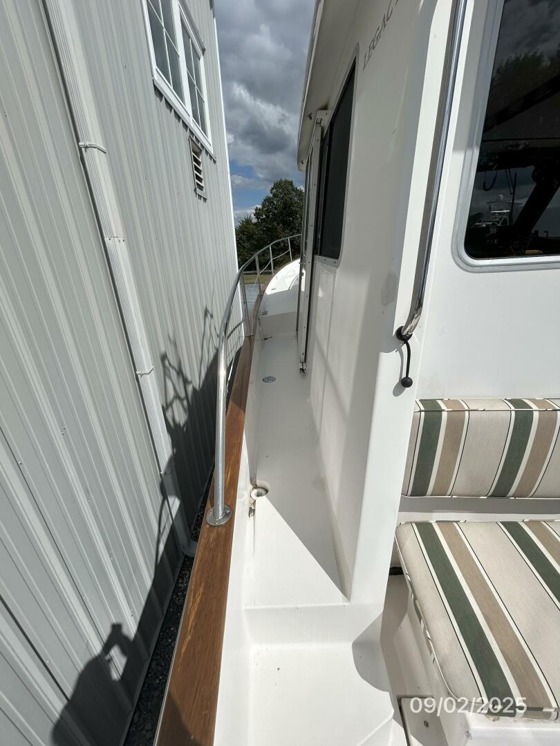 40' Legacy port side deck2