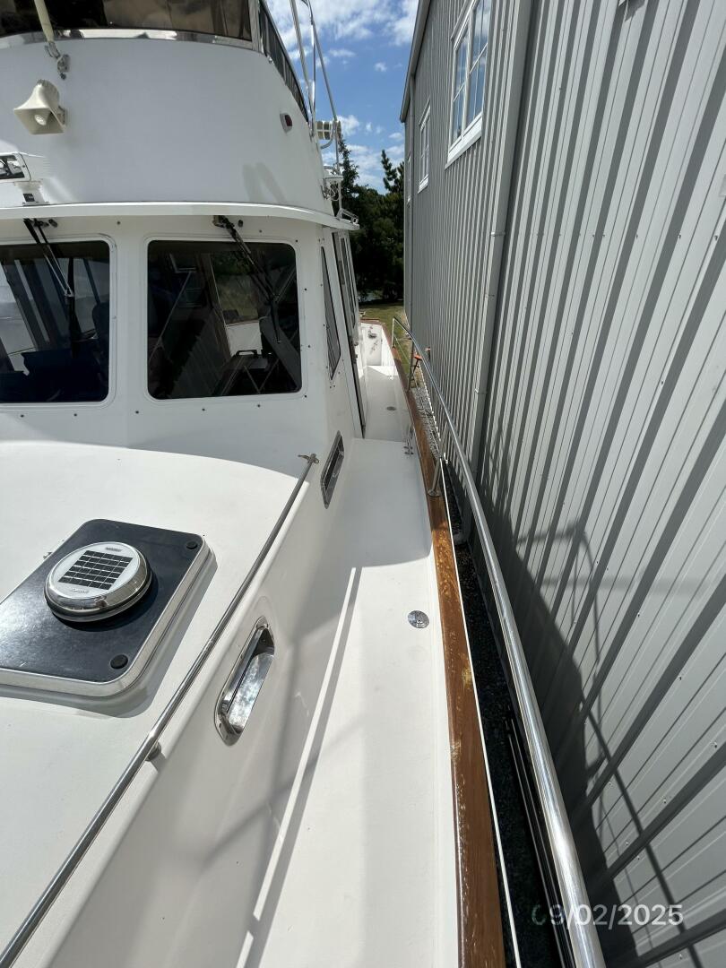 40' Legacy port side deck1