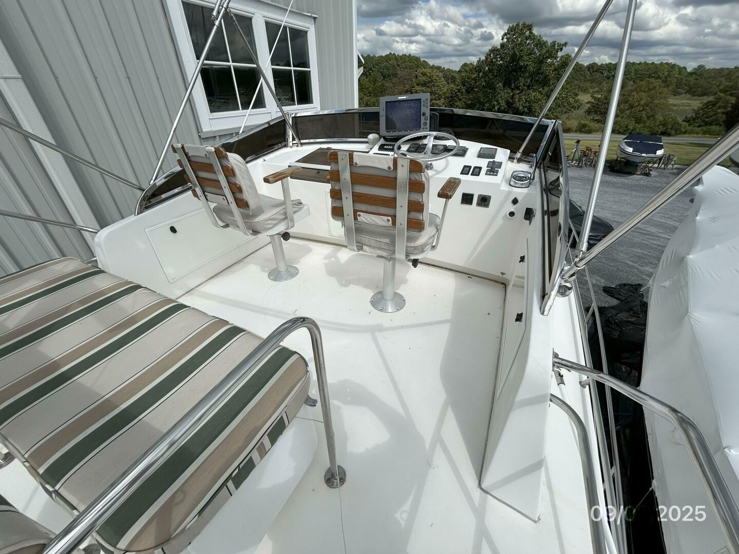 40' Legacy flybridge forward