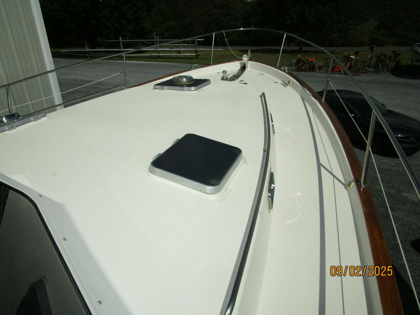 40' Legacy foredeck2