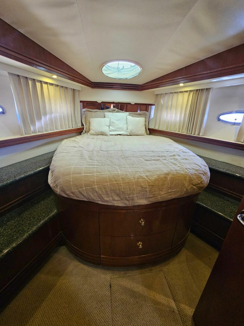 53ft Carver Yacht For Sale