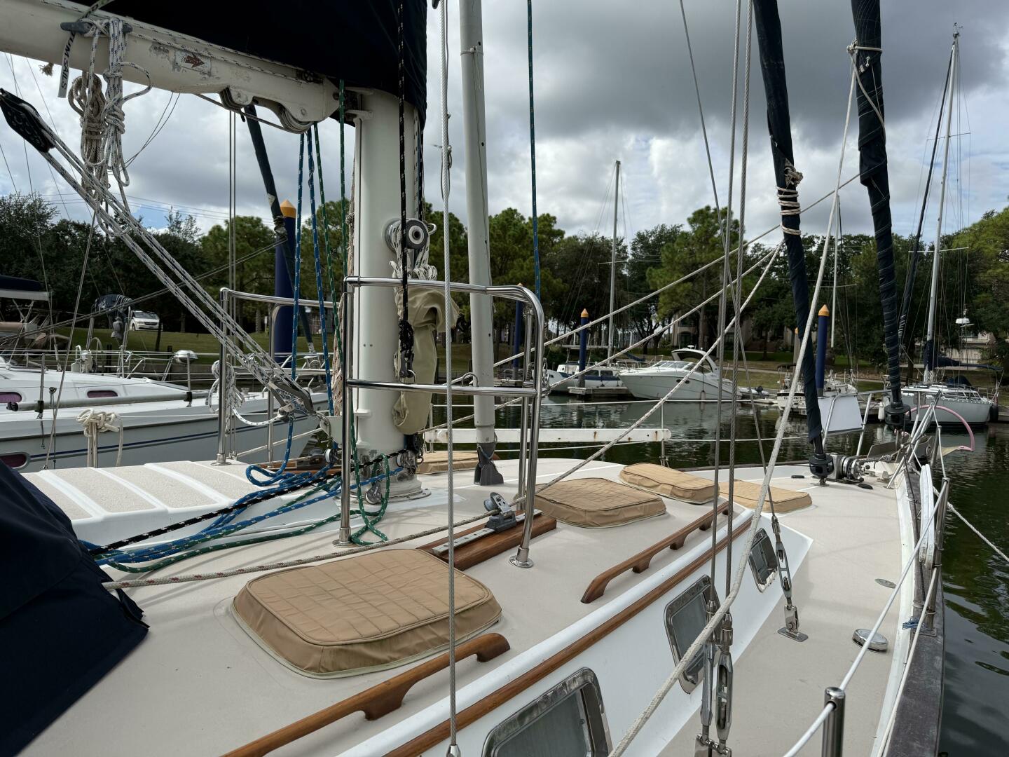 Meno Mosso 44ft Catalina Morgan Yacht For Sale