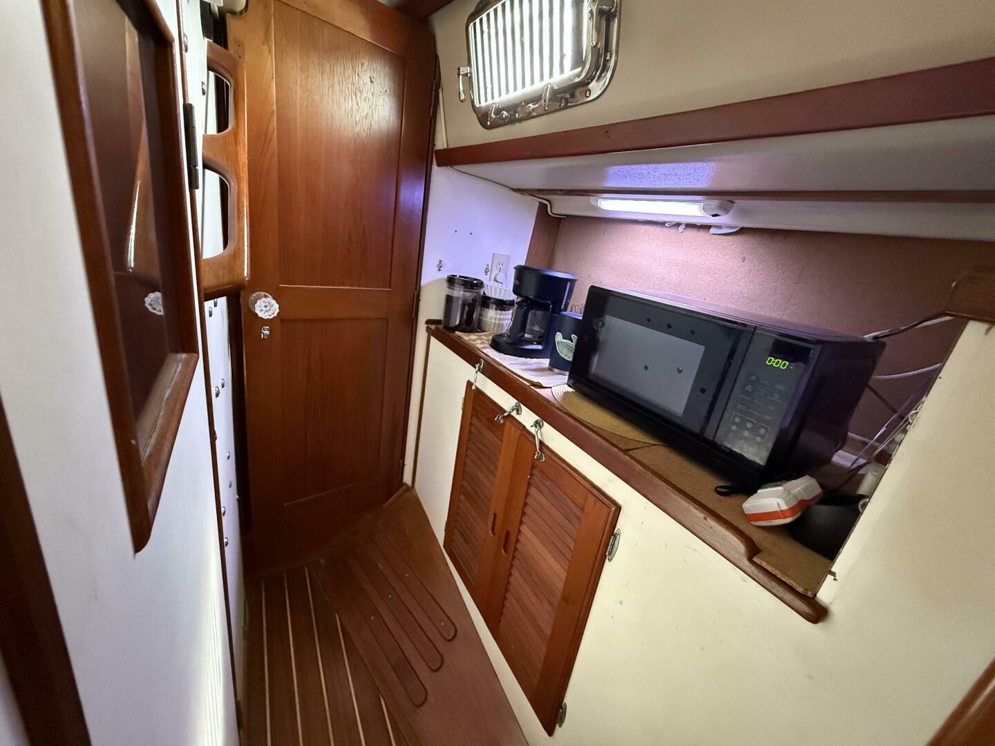 Meno Mosso 44ft Catalina Morgan Yacht For Sale