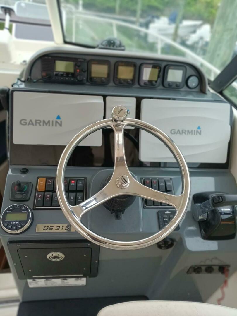 31ft Pursuit Yacht For Sale