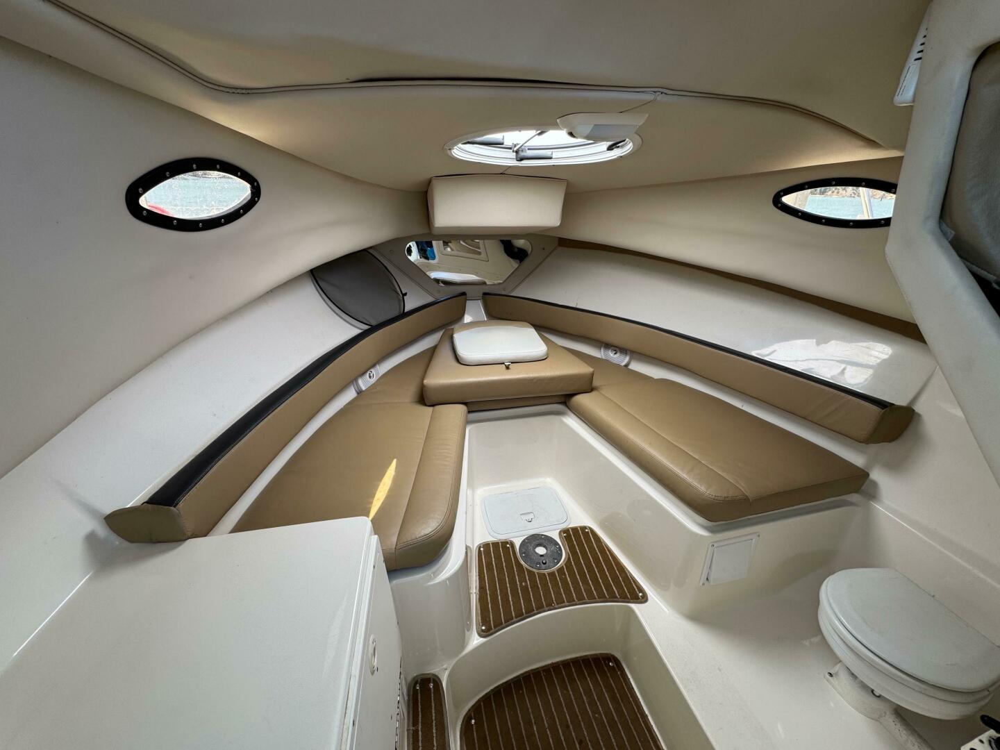 Empty Nest 26ft Seaswirl Striper Yacht For Sale