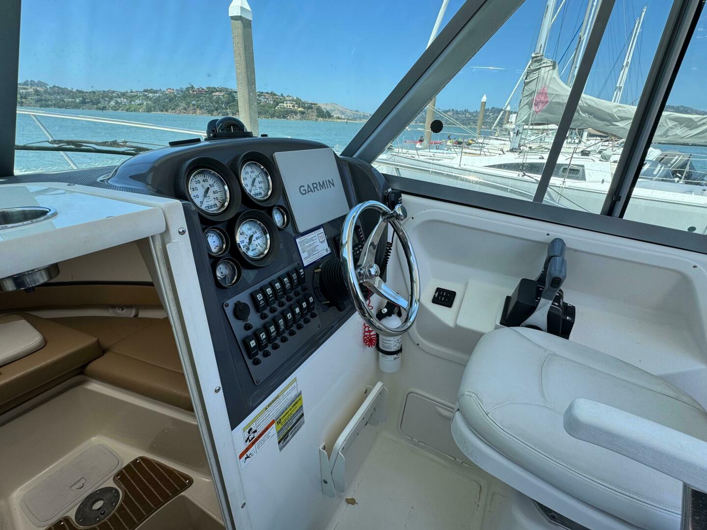 Empty Nest 26ft Seaswirl Striper Yacht For Sale
