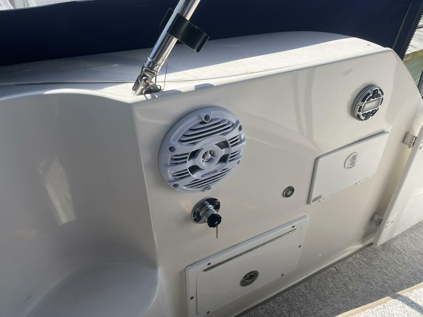 32ft Rinker Yacht For Sale