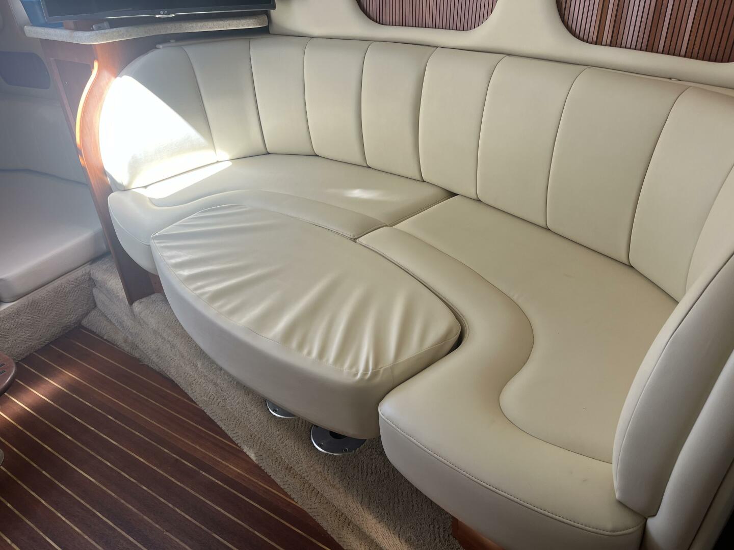 32ft Rinker Yacht For Sale
