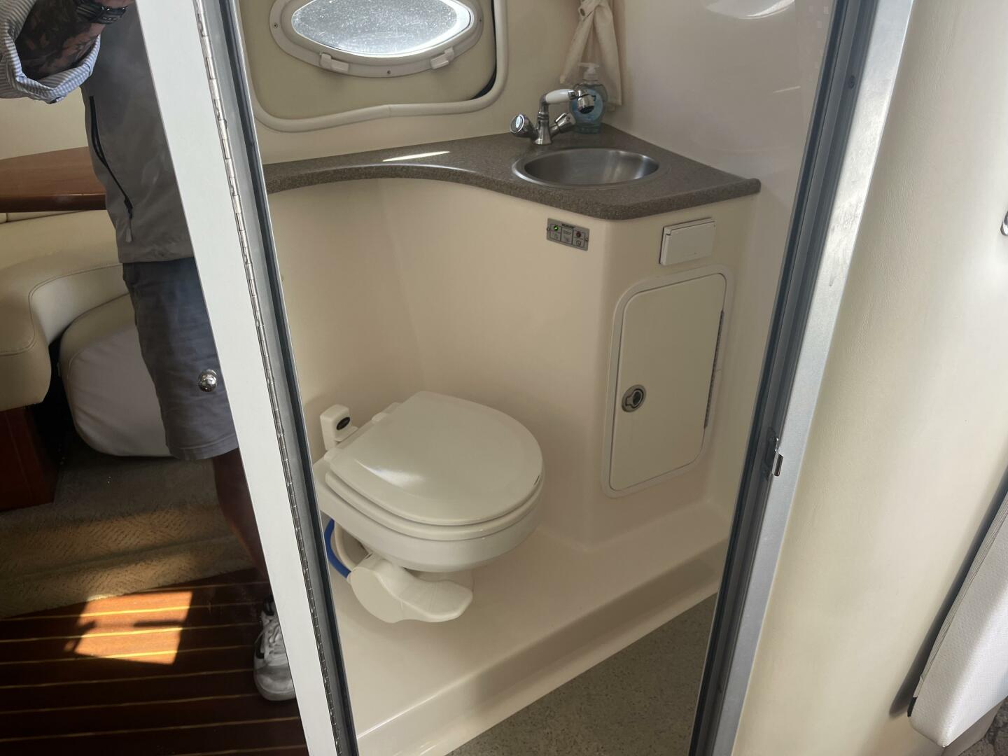 32ft Rinker Yacht For Sale