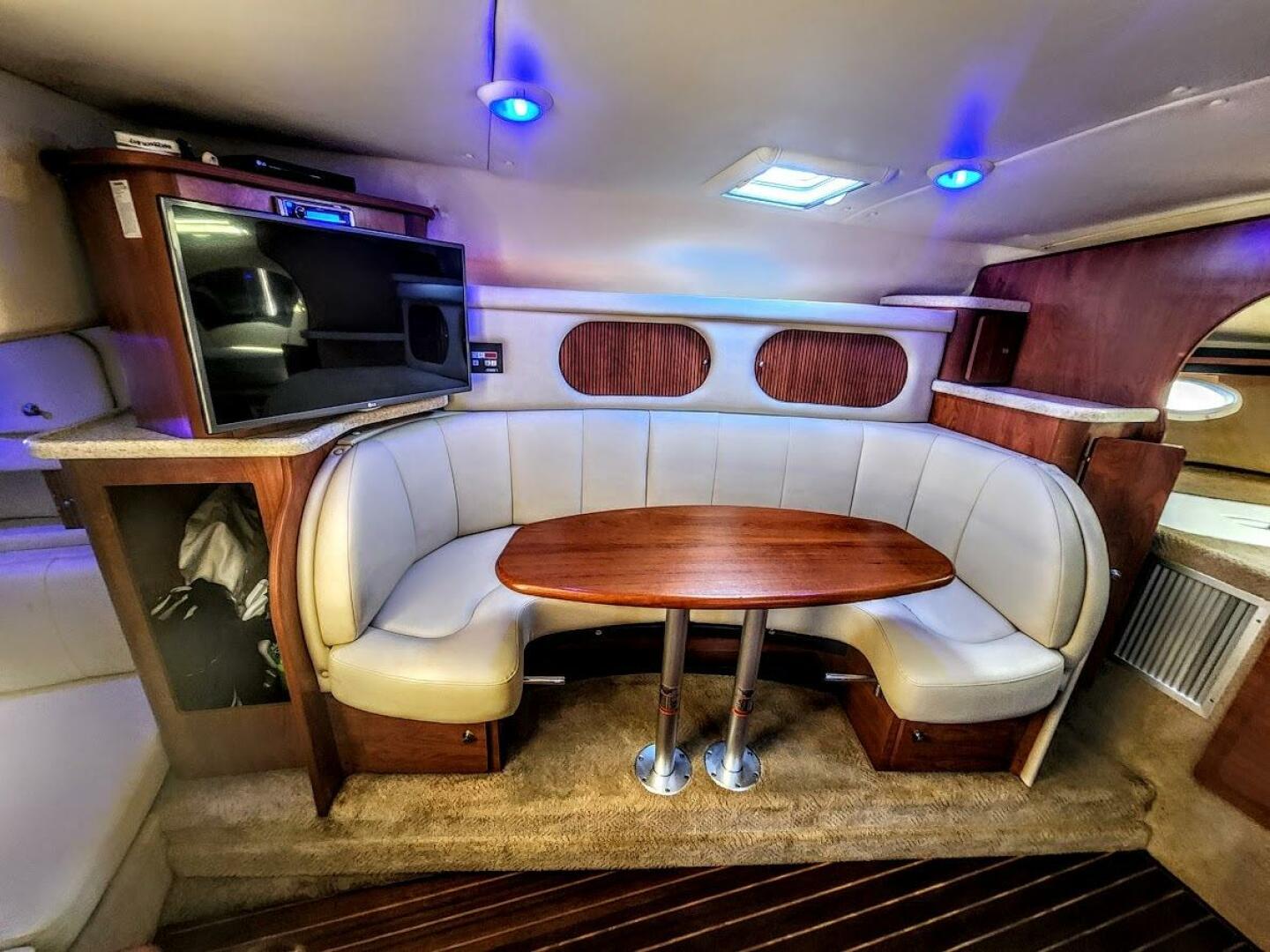 32ft Rinker Yacht For Sale