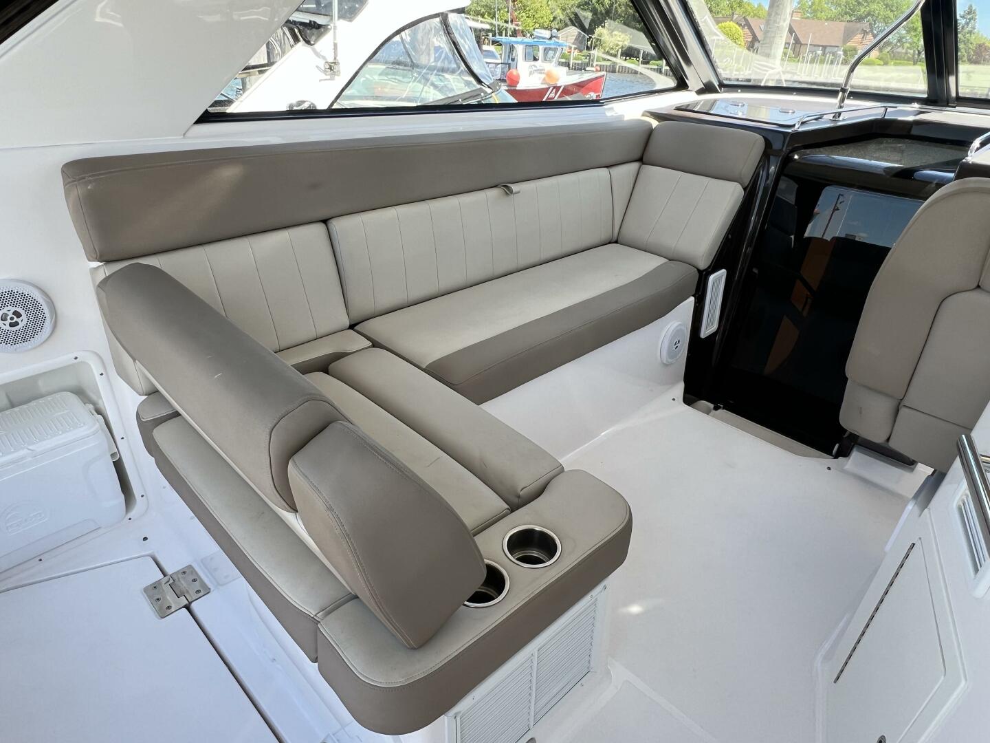 35ft Regal Yacht For Sale