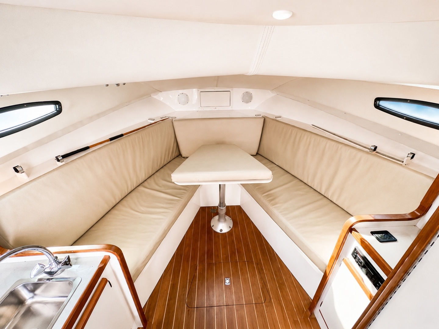 Escapade 29ft Blackfin Yacht For Sale