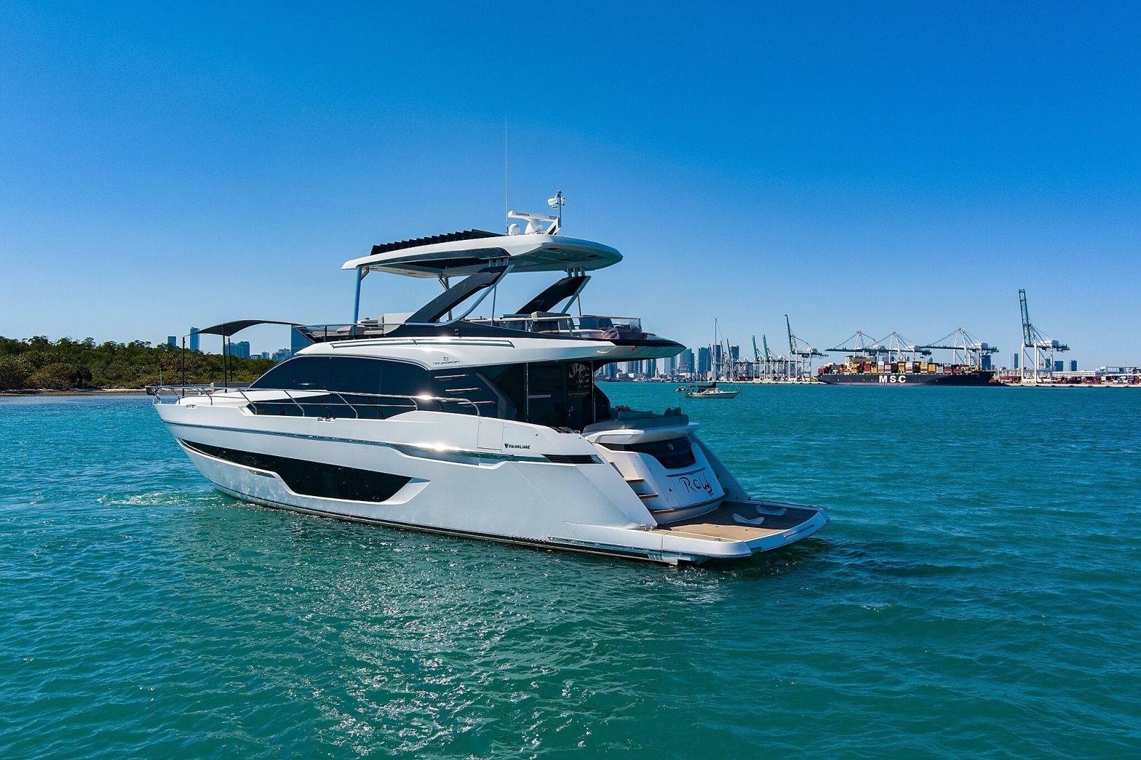 Fairline Squadron 68 — Raw Wave - Photo 2