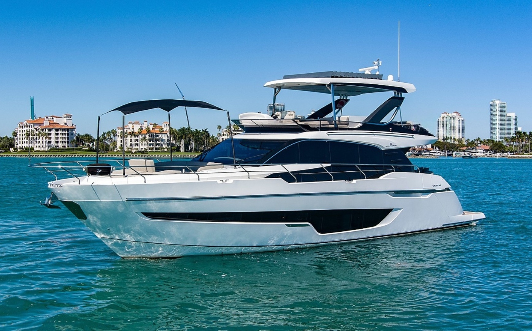 Fairline Squadron 68 — Raw Wave