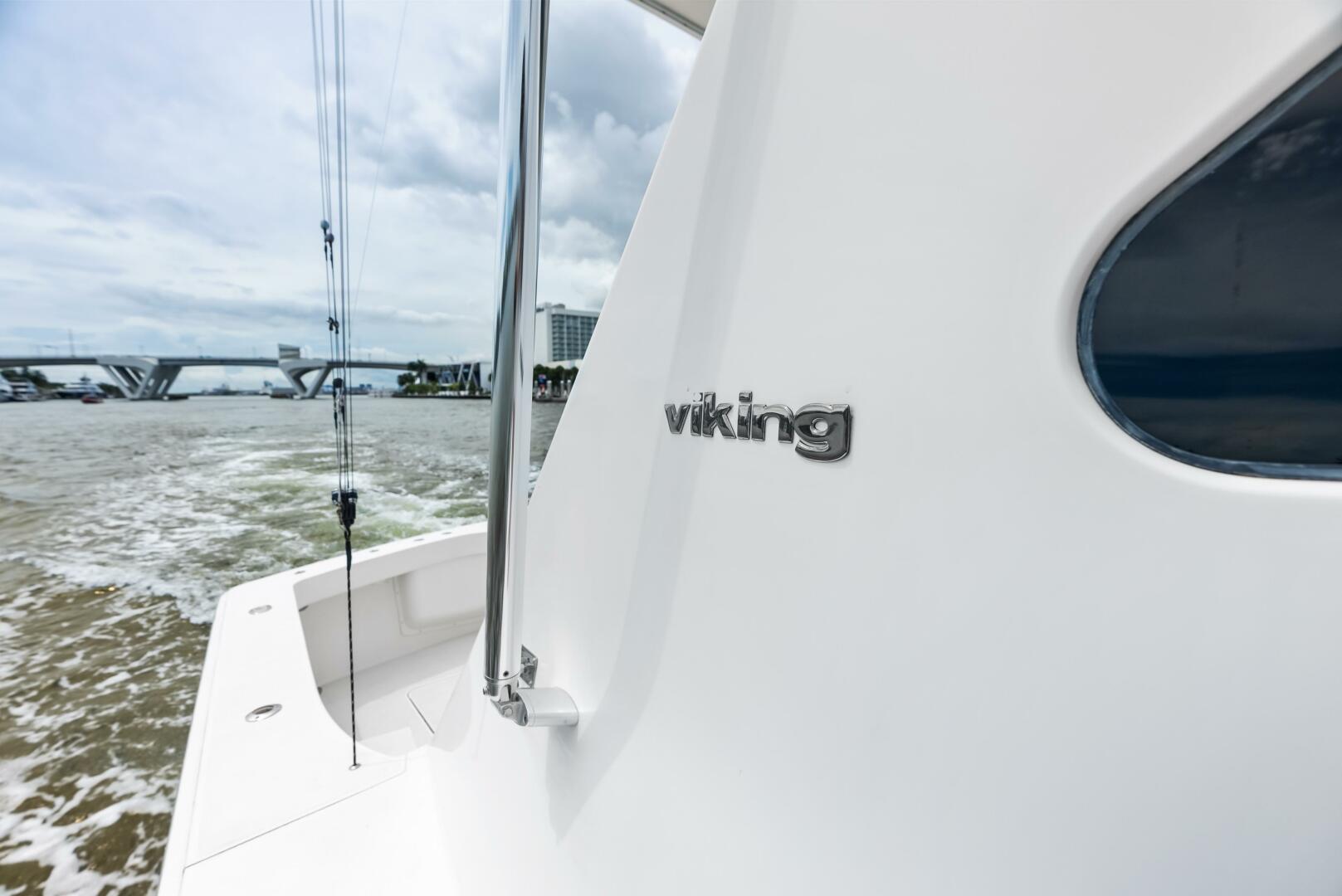 2006 Viking 68 Enclosed Bridge