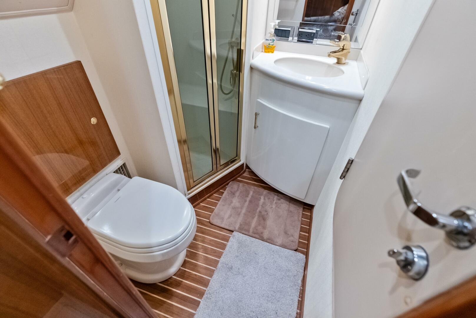 2006 Viking 68 Enclosed Bridge