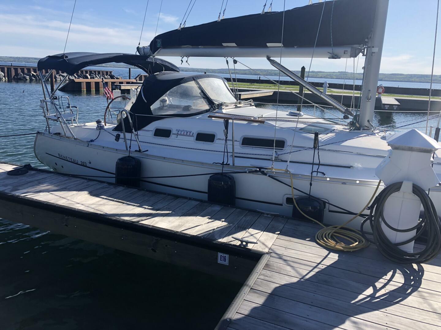 Chocolatero 33ft Beneteau Yacht For Sale