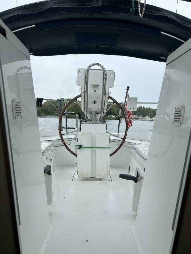 Chocolatero 33ft Beneteau Yacht For Sale