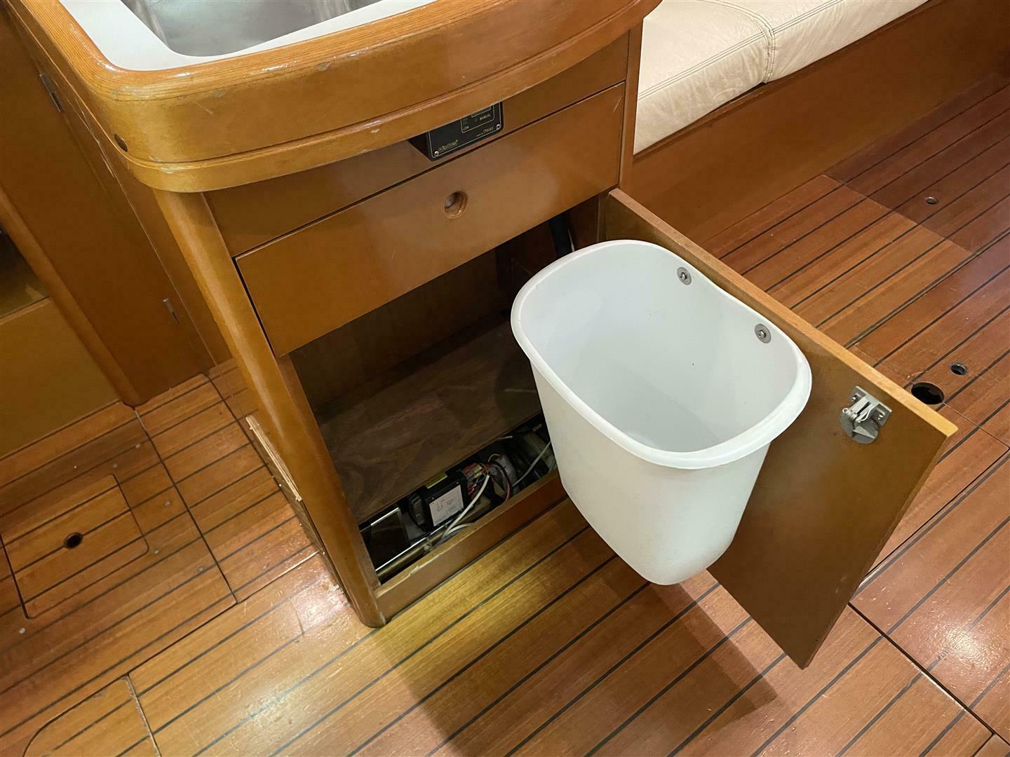 Flyswatter 40ft Beneteau Yacht For Sale