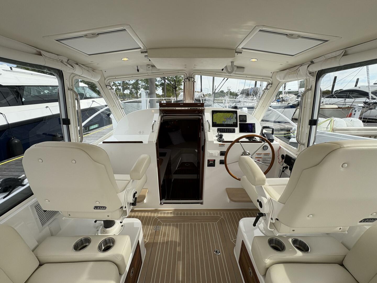Eagle III 35ft MJM Yacht For Sale