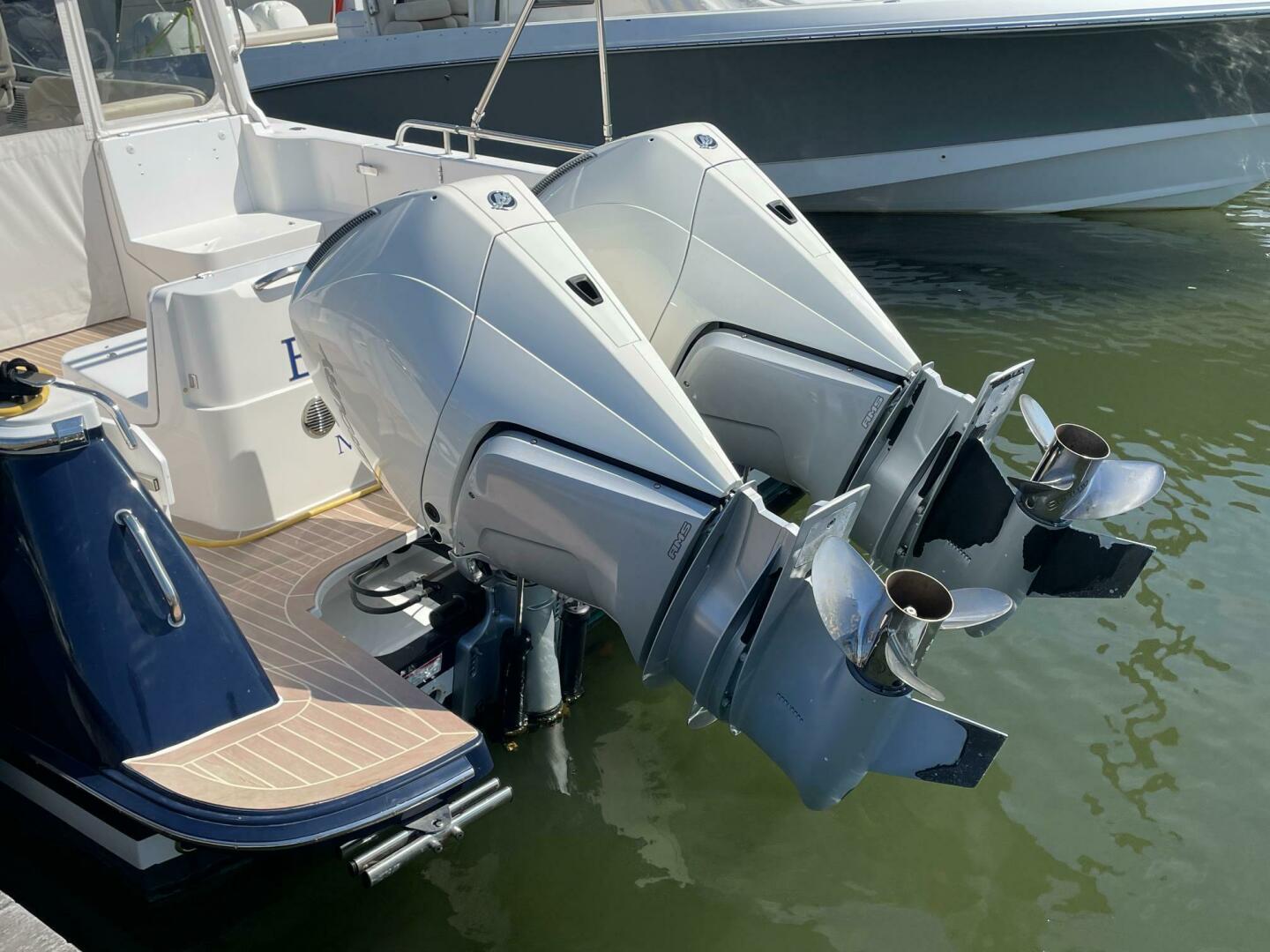 Eagle III 35ft MJM Yacht For Sale