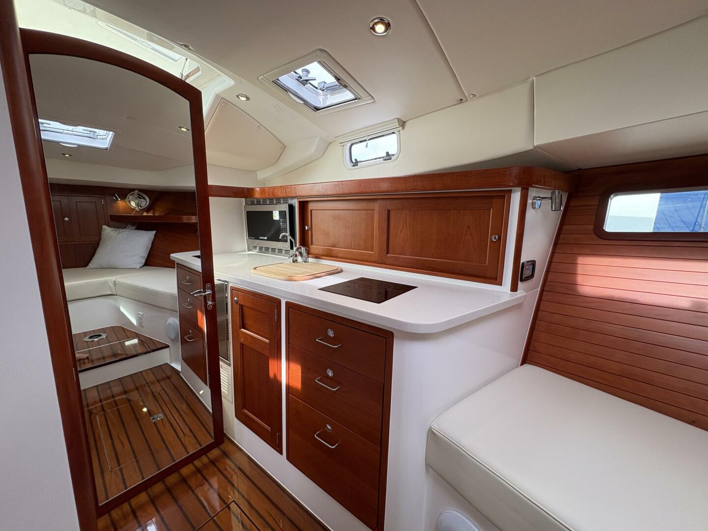 Eagle III 35ft MJM Yacht For Sale
