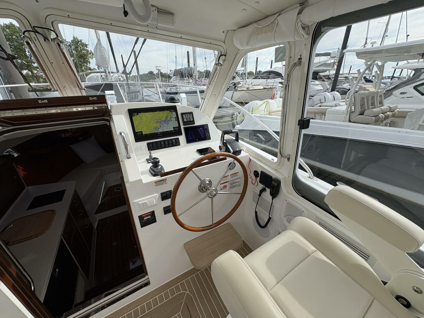 Eagle III 35ft MJM Yacht For Sale