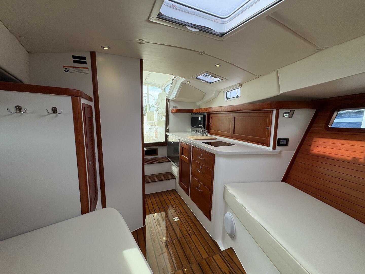 Eagle III 35ft MJM Yacht For Sale