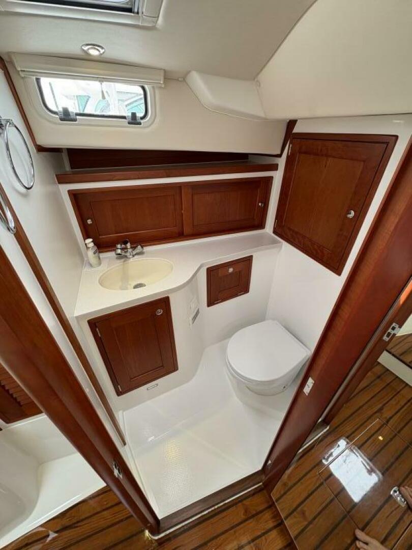 Eagle III 35ft MJM Yacht For Sale