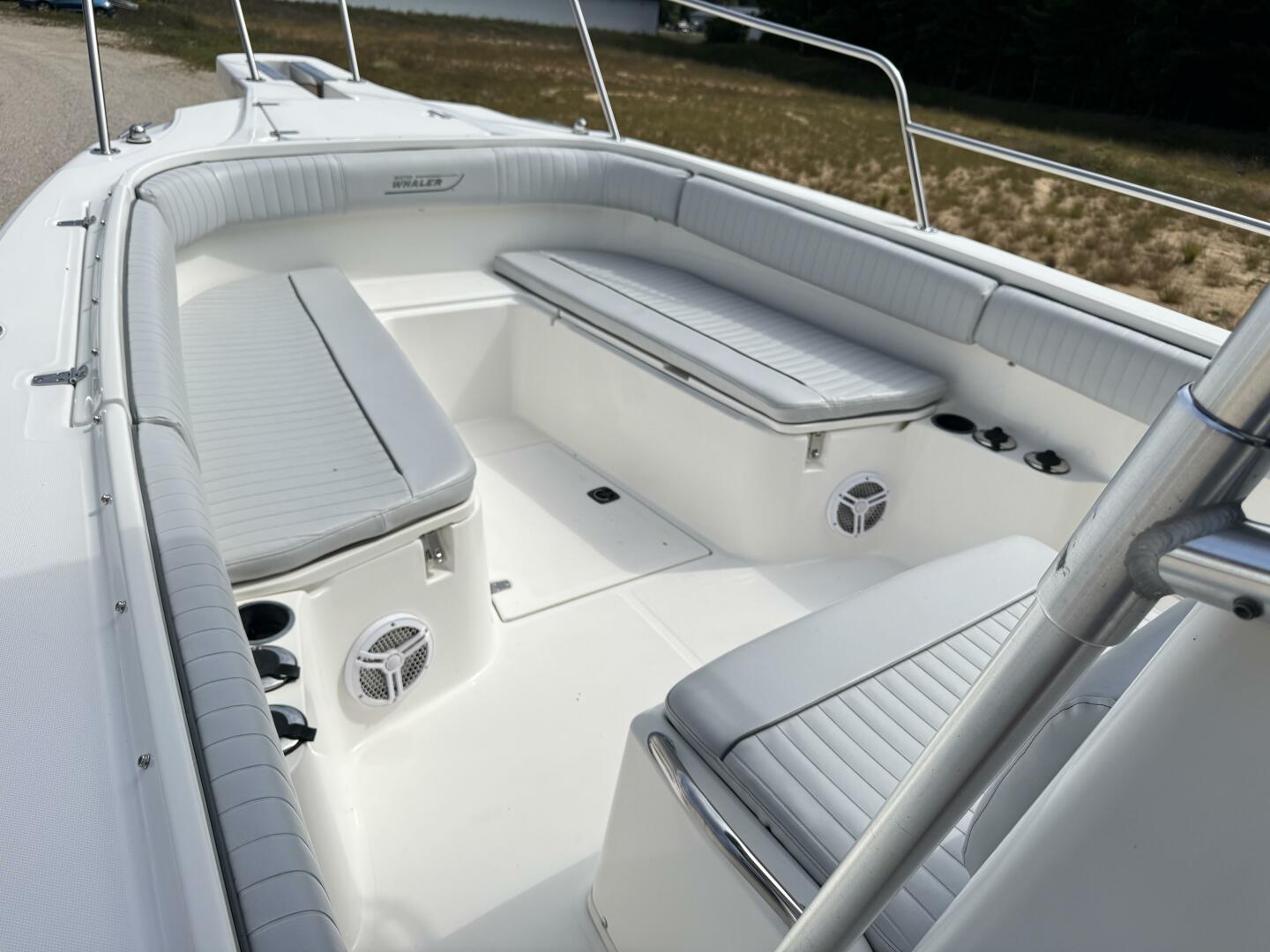 26ft Boston Whaler Yacht For Sale
