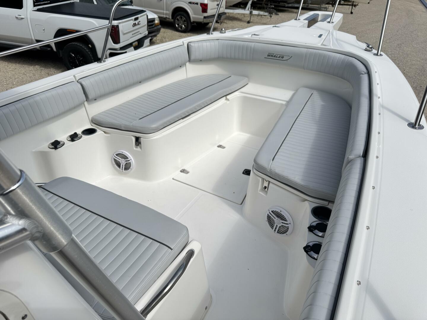 26ft Boston Whaler Yacht For Sale