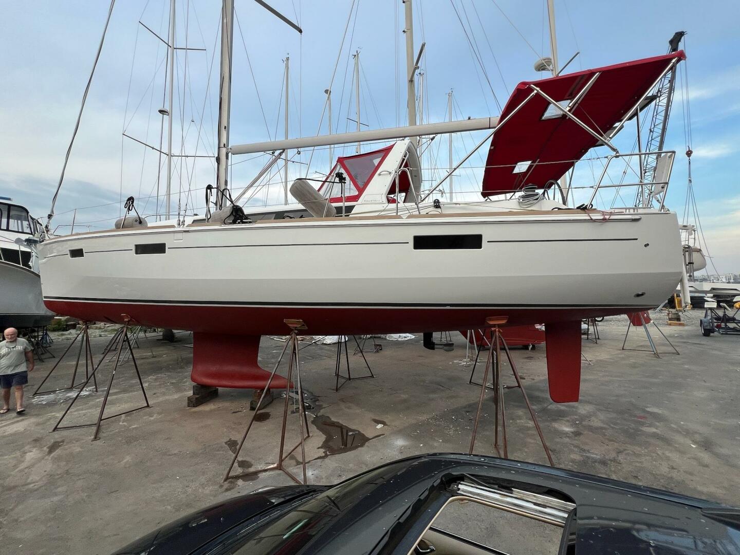 Hanuman 45ft Beneteau Yacht For Sale