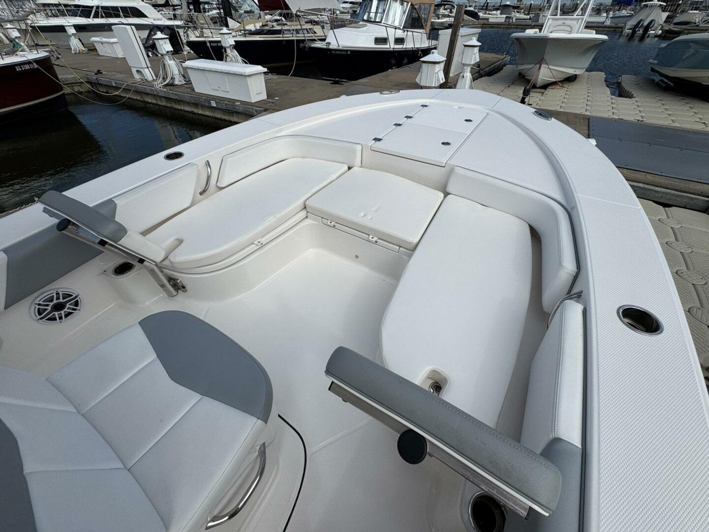 24ft Robalo Yacht For Sale