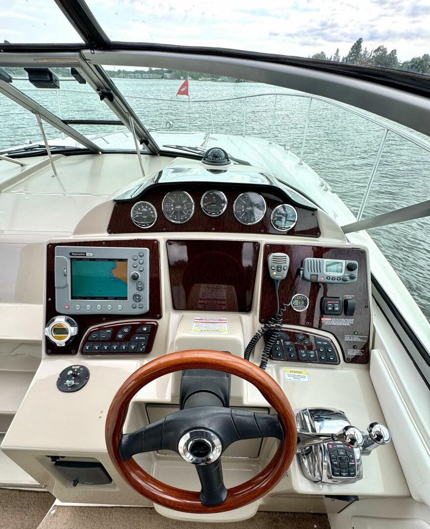 33ft Sea Ray Yacht For Sale